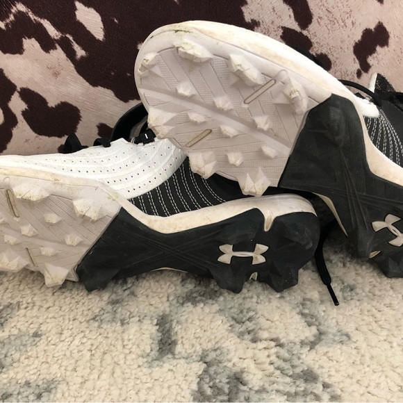 Under Armour Cleats youth 5.5 - Picture 2 of 4